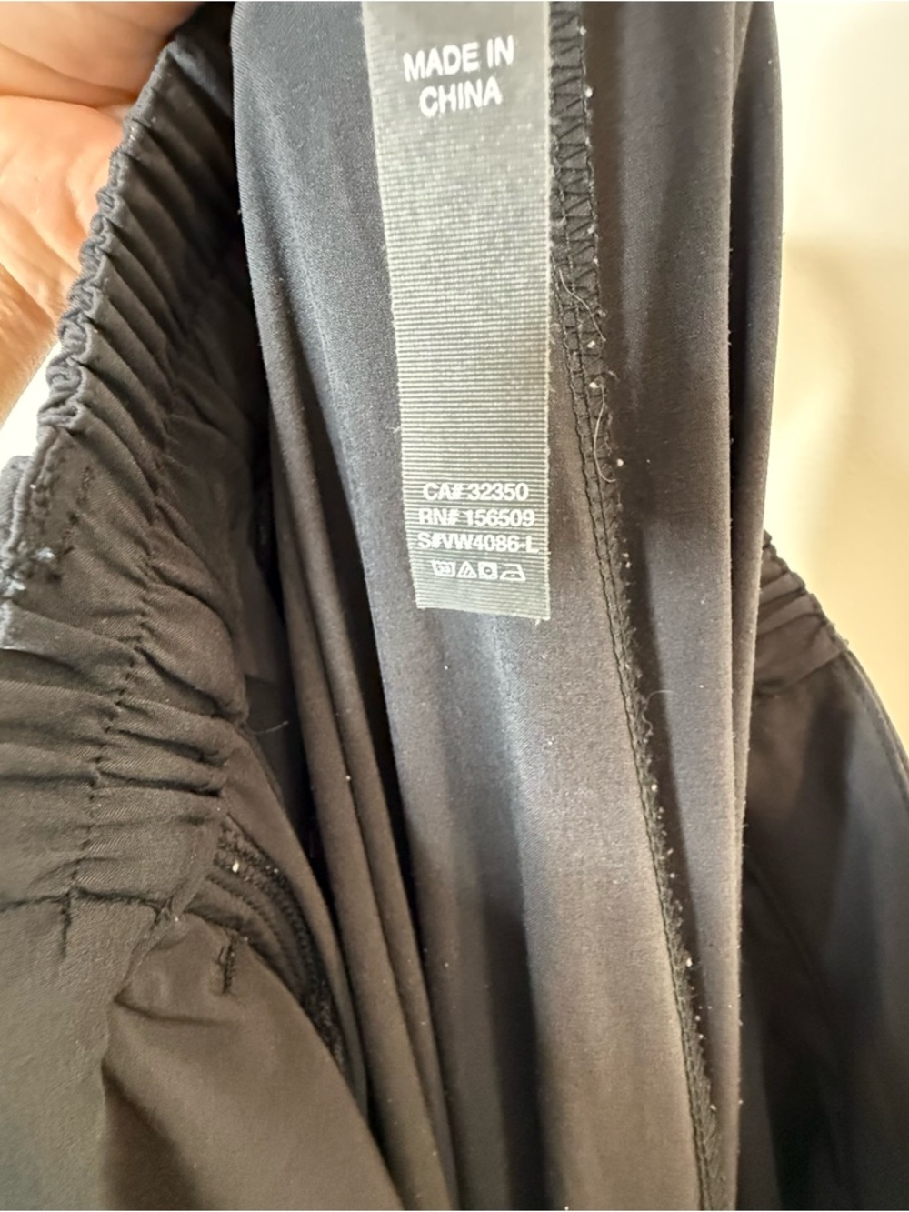 Vuori Villa Trouser in black size medium inseam 33” - Picture 12 of 14